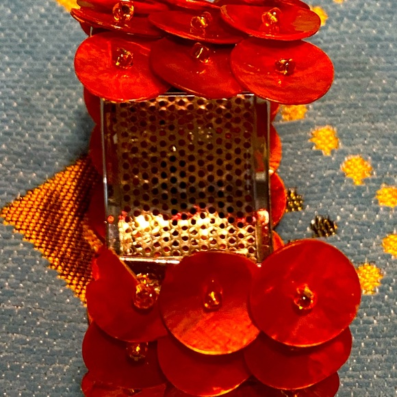 SALE 3/$20 BOHO vintage cuff bracelet,silver w/attached burnt orange MOP buttons - Picture 9 of 10